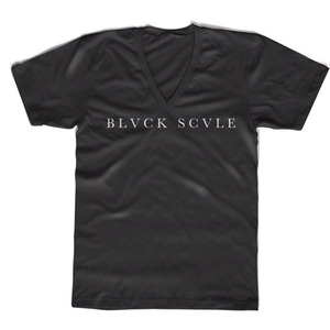 BLACK SCALE Triple Templar V-Neck Black